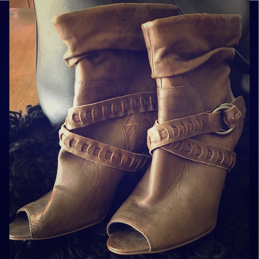 Guess leather grayish brown peep toe booties